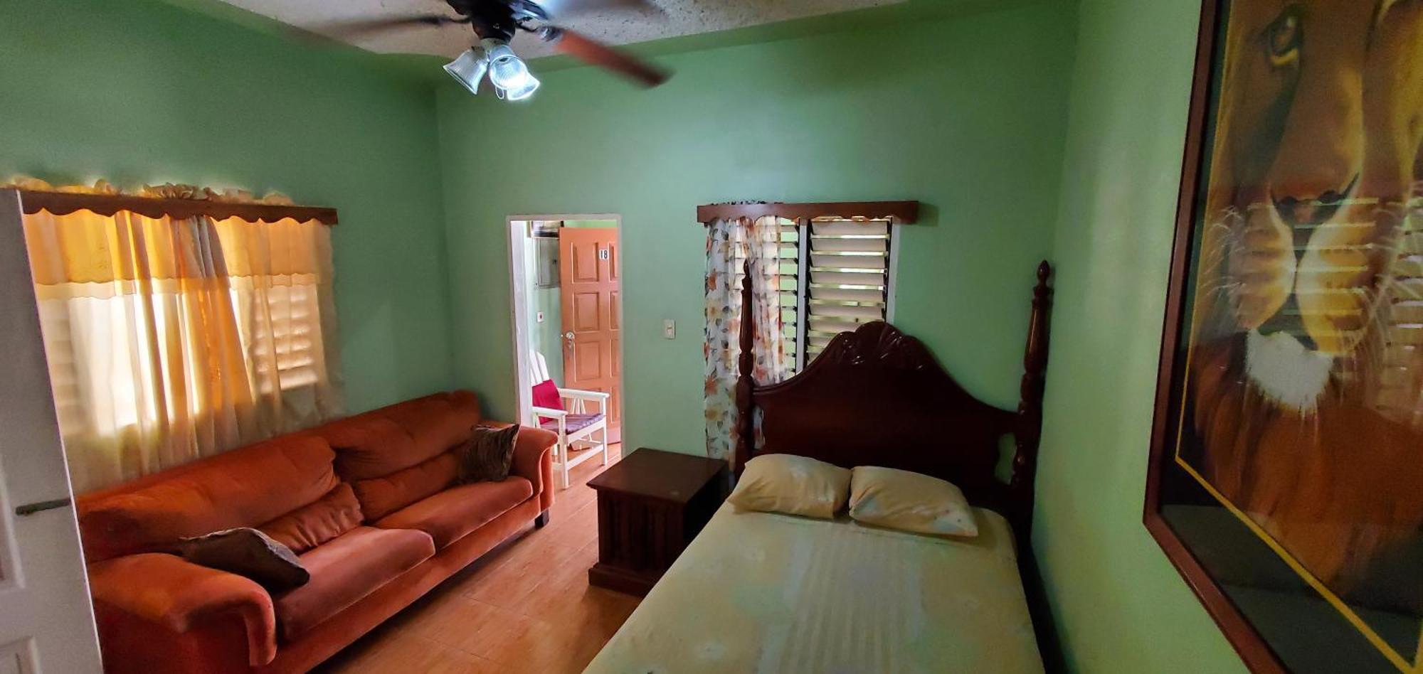 Little Shaw Park Guest House Ocho Rios Eksteriør billede