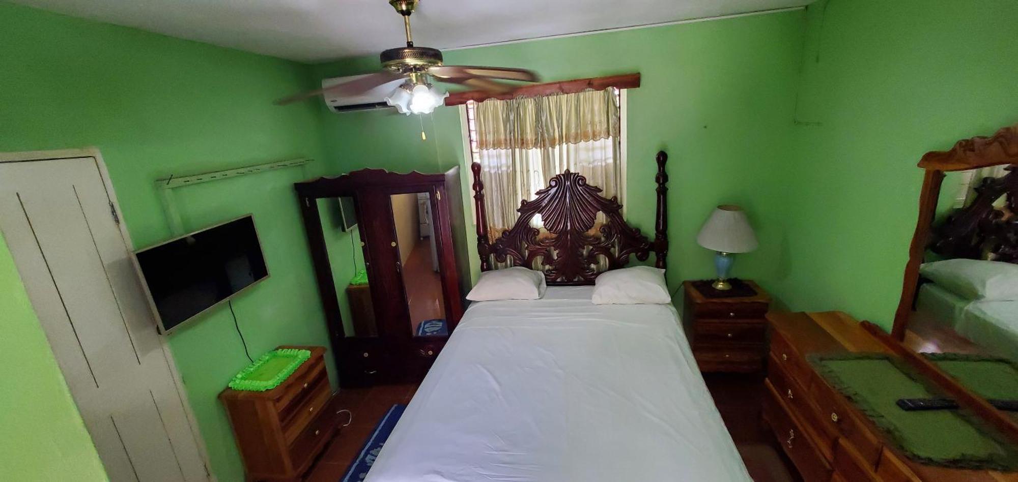 Little Shaw Park Guest House Ocho Rios Eksteriør billede