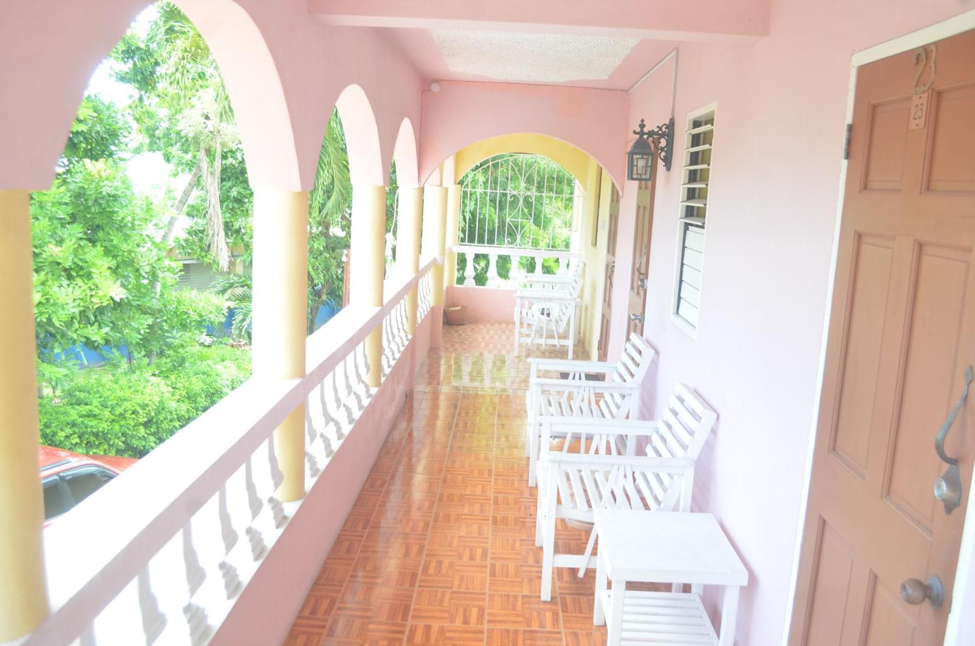 Little Shaw Park Guest House Ocho Rios Eksteriør billede